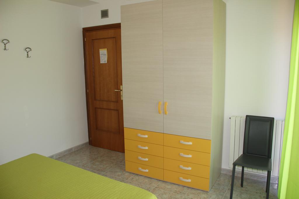 Lucanto Accommodations Calvello Chambre photo
