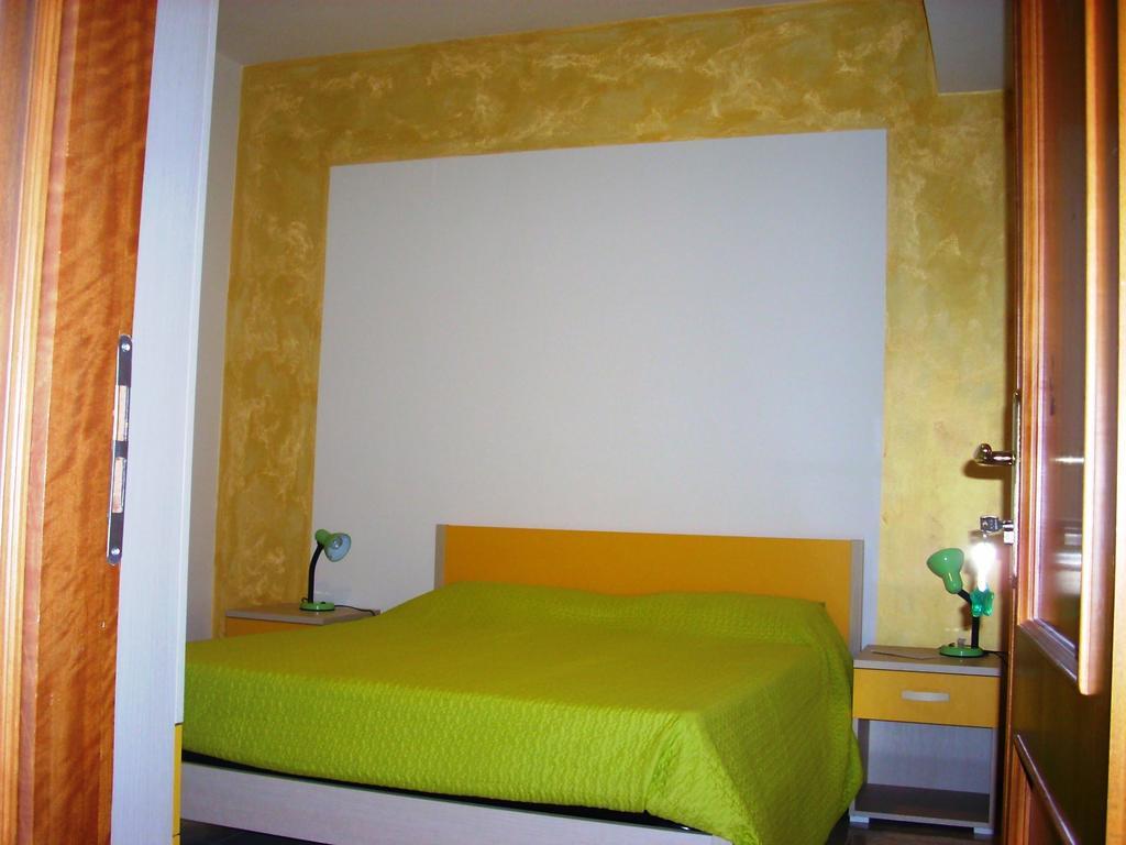 Lucanto Accommodations Calvello Chambre photo
